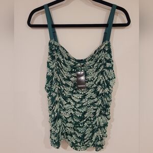 NWT Torrid Ditzy Daisy Tank